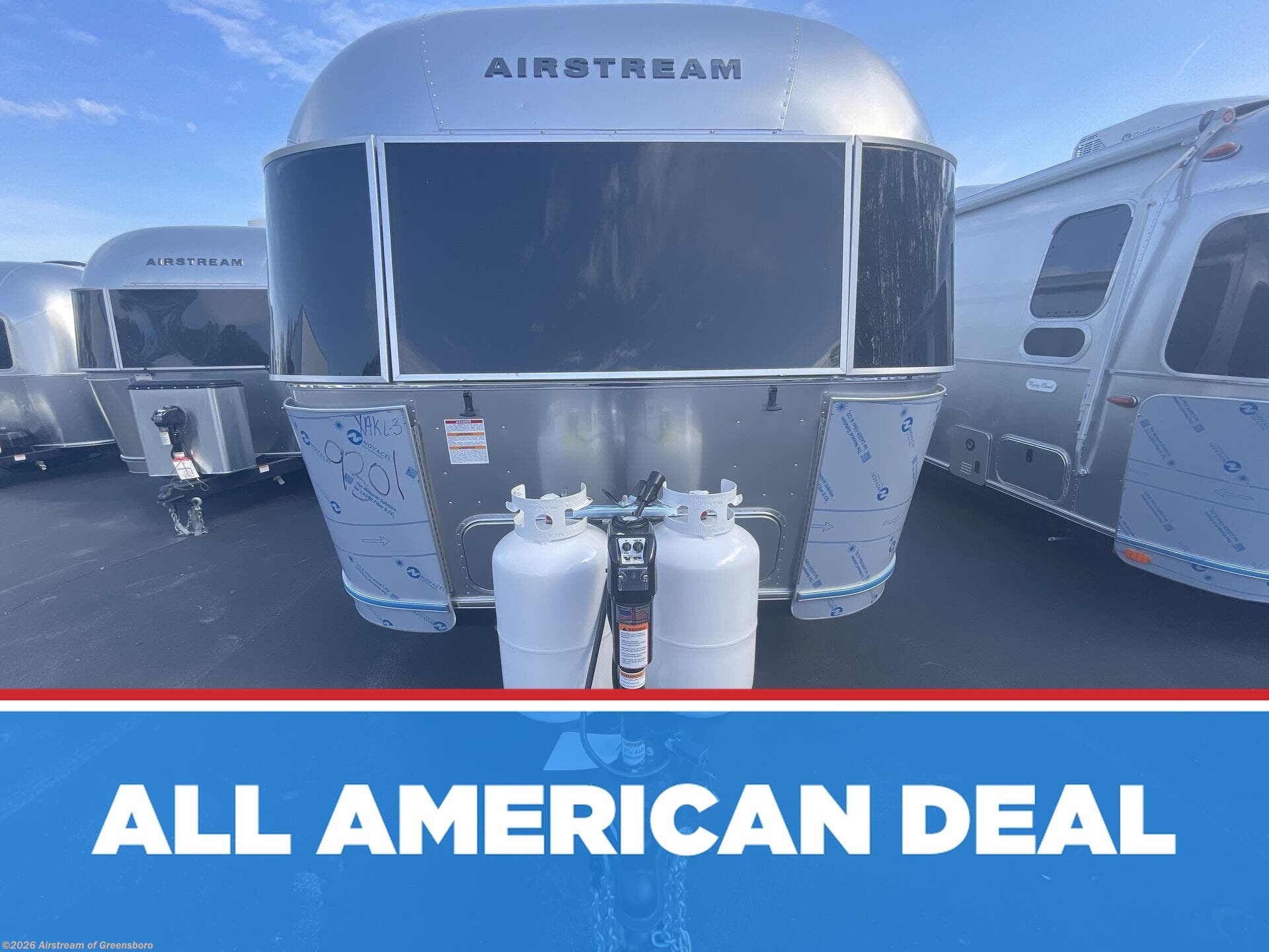 New 2026 Airstream Globetrotter 27FB Twin available in Colfax, North Carolina