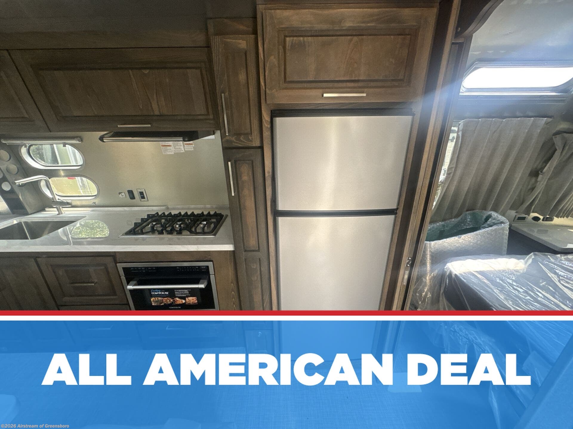 2026 Airstream Classic 33FB