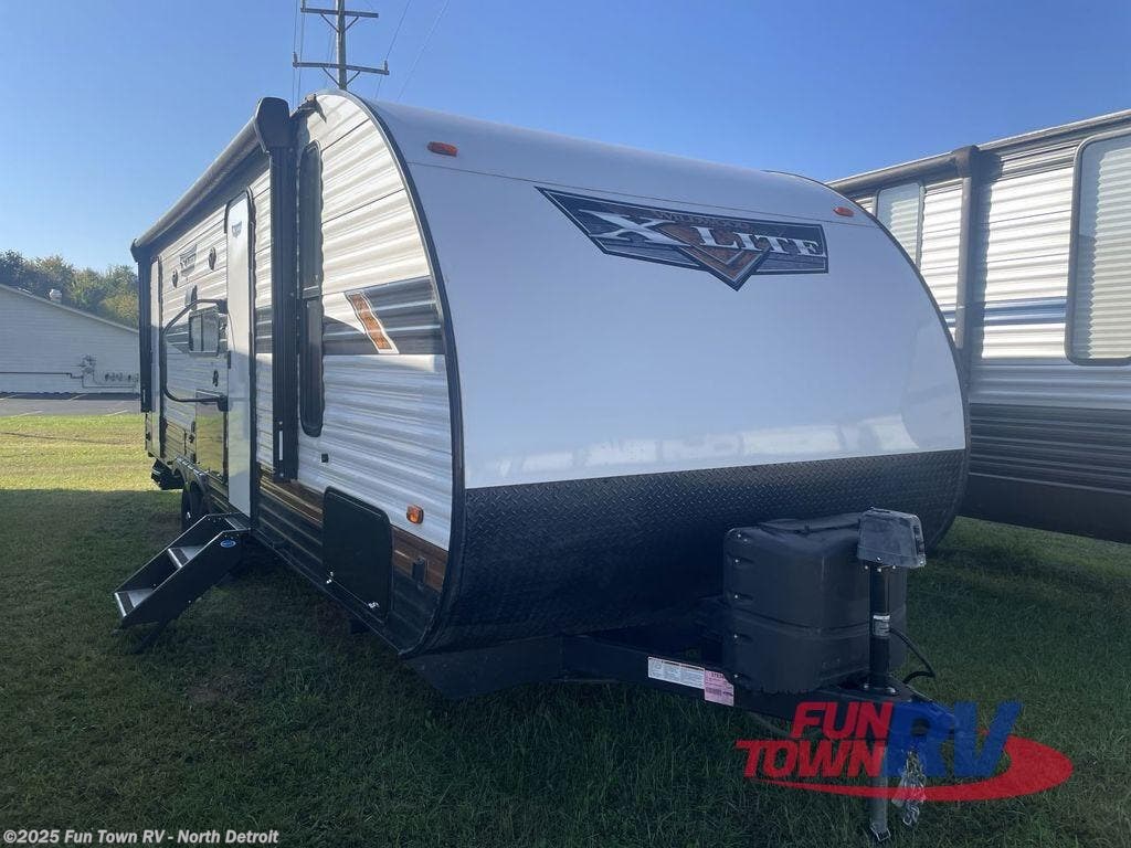 Used 2023 Forest River Wildwood X-Lite 240BHXL available in North Branch, Michigan