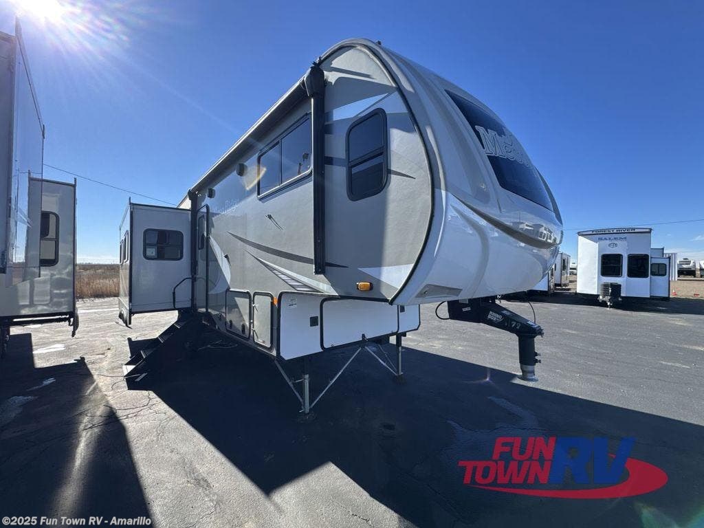 Used 2022 Highland Ridge Mesa Ridge XLT MF294RLS available in Amarillo, Texas