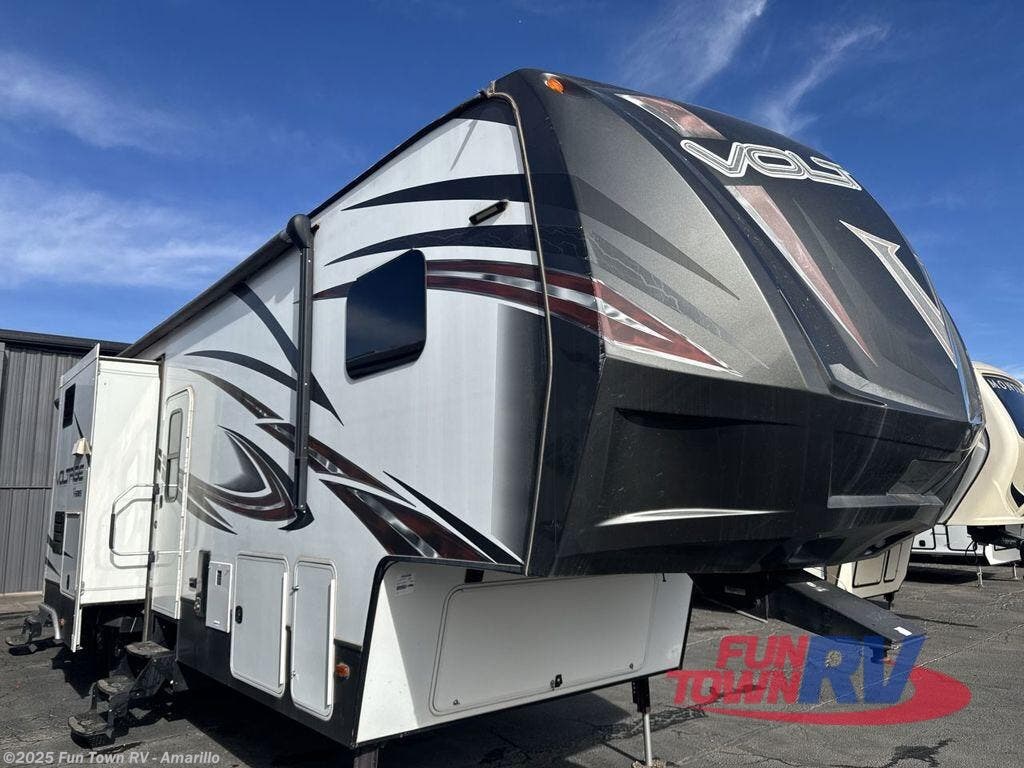 Used 2016 Dutchmen Voltage 3305 available in Amarillo, Texas