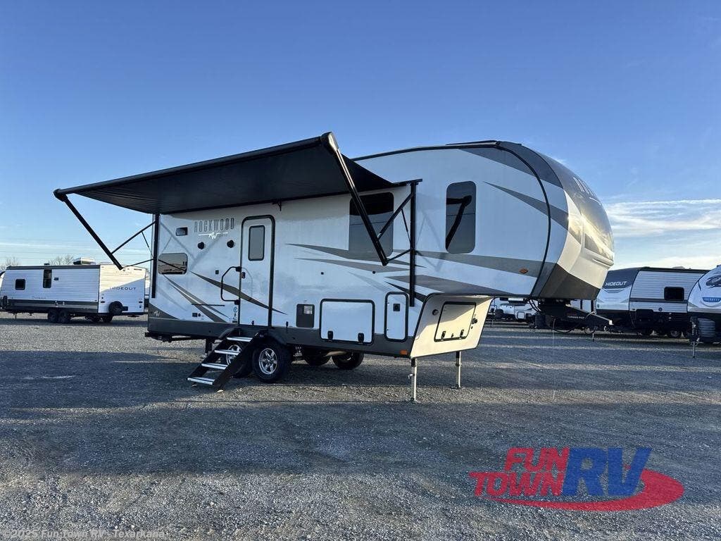 Used 2023 Forest River Rockwood Signature 2442BS available in Texarkana, Arkansas