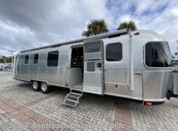 New 2025 Airstream Classic 33FB TWIN available in Jacksonville, Florida