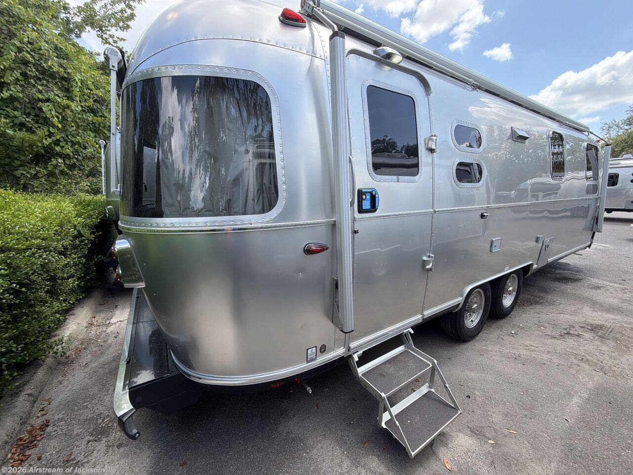 New 2026 Airstream Globetrotter 27FB available in Jacksonville, Florida