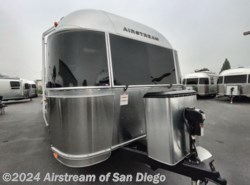 New 2025 Airstream Flying Cloud 30RB available in San Diego, California