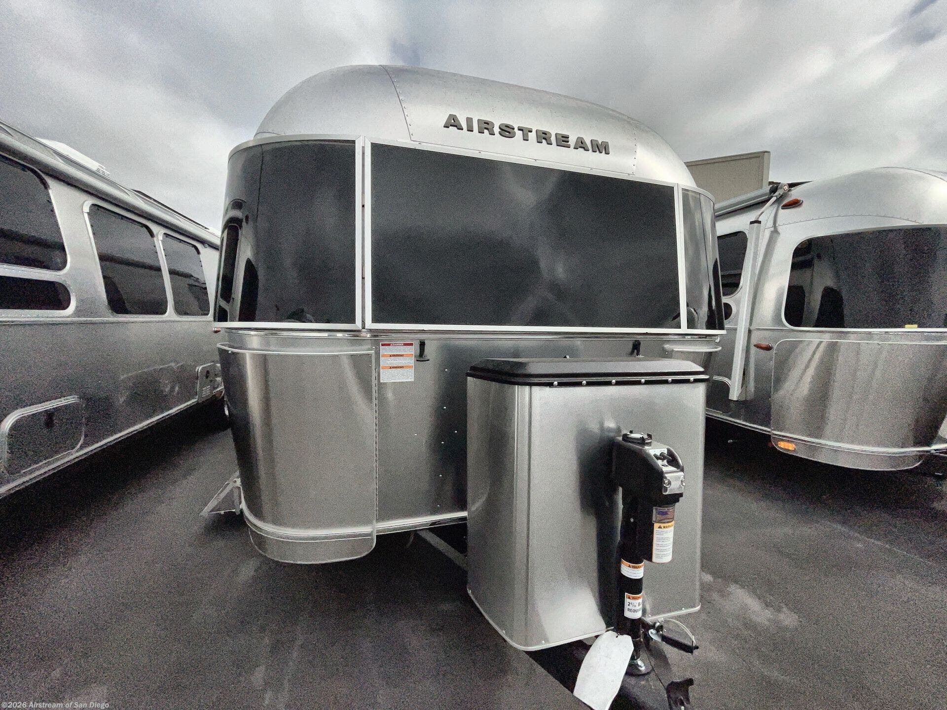 New 2025 Airstream Flying Cloud 28RB Twin available in San Diego, California