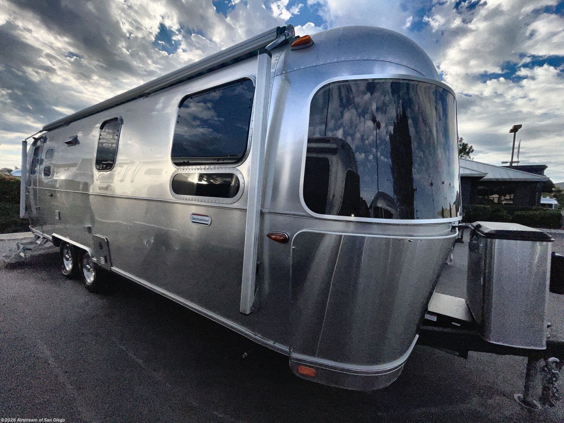 2026 Airstream International 27FB