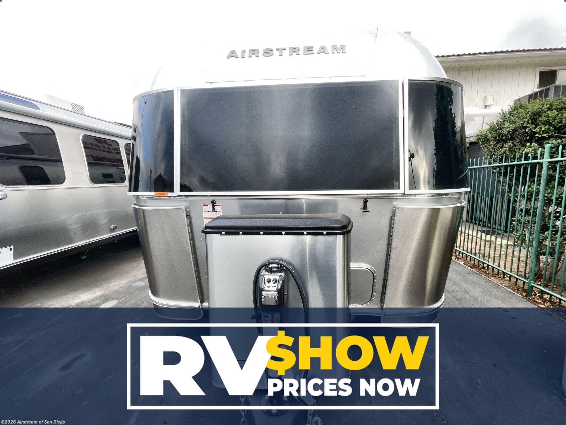 New 2026 Airstream Globetrotter 25FB Twin available in San Diego, California
