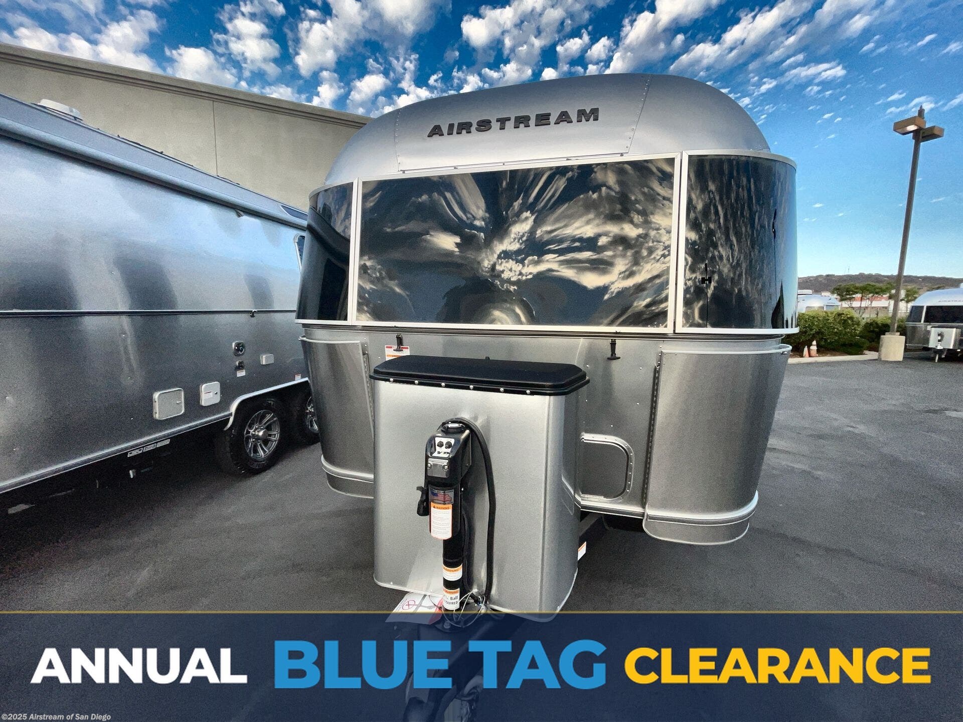 New 2026 Airstream Trade Wind 25FB Twin available in San Diego, California