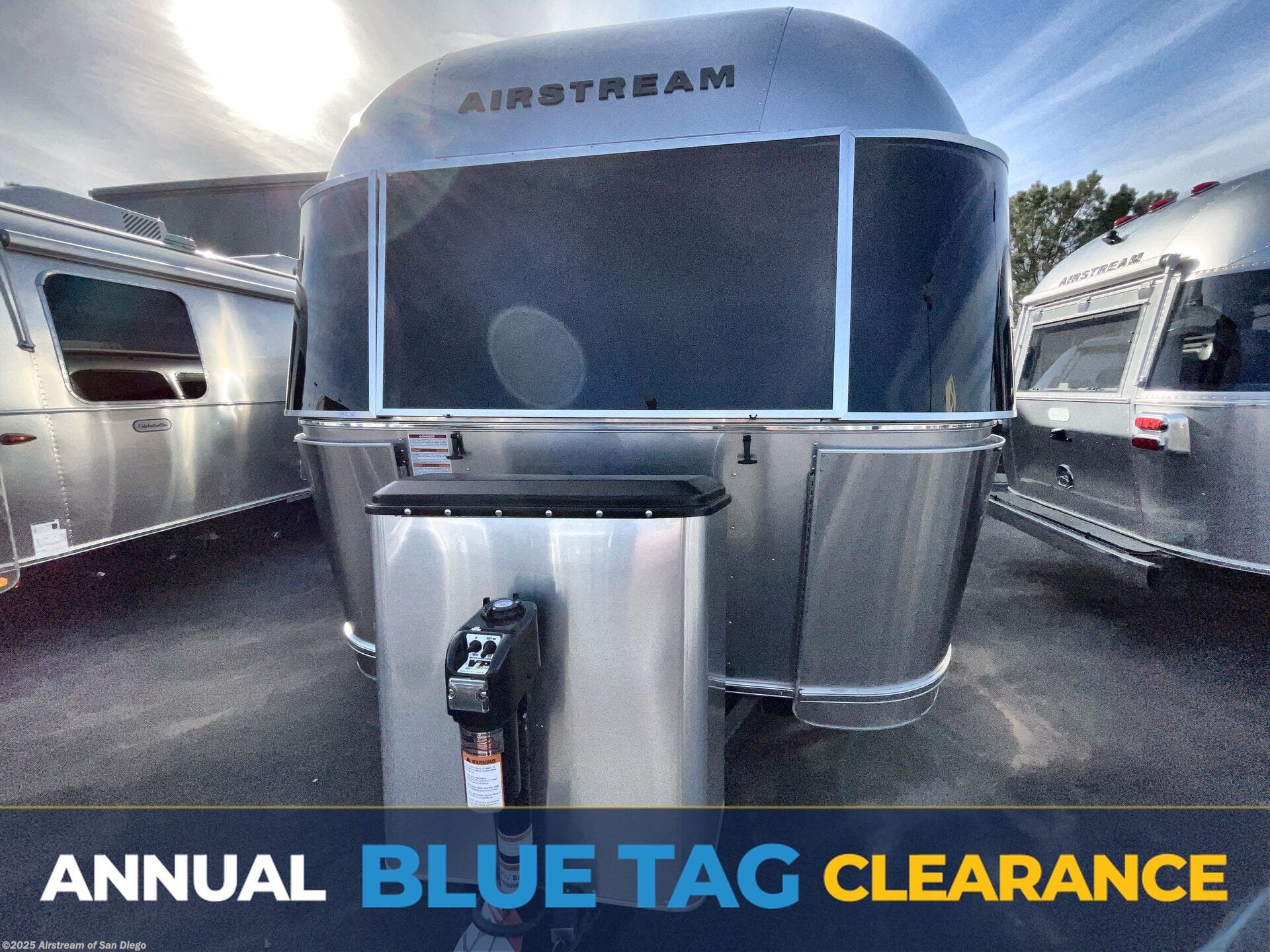 New 2026 Airstream Flying Cloud 23FB available in San Diego, California