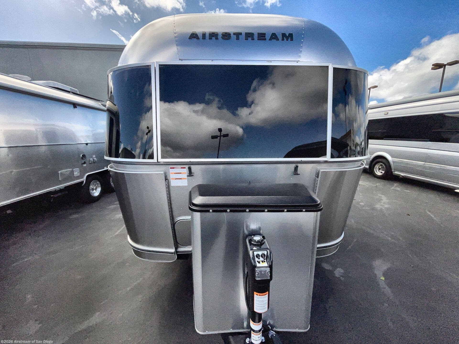 New 2026 Airstream Trade Wind 23FB Twin available in San Diego, California
