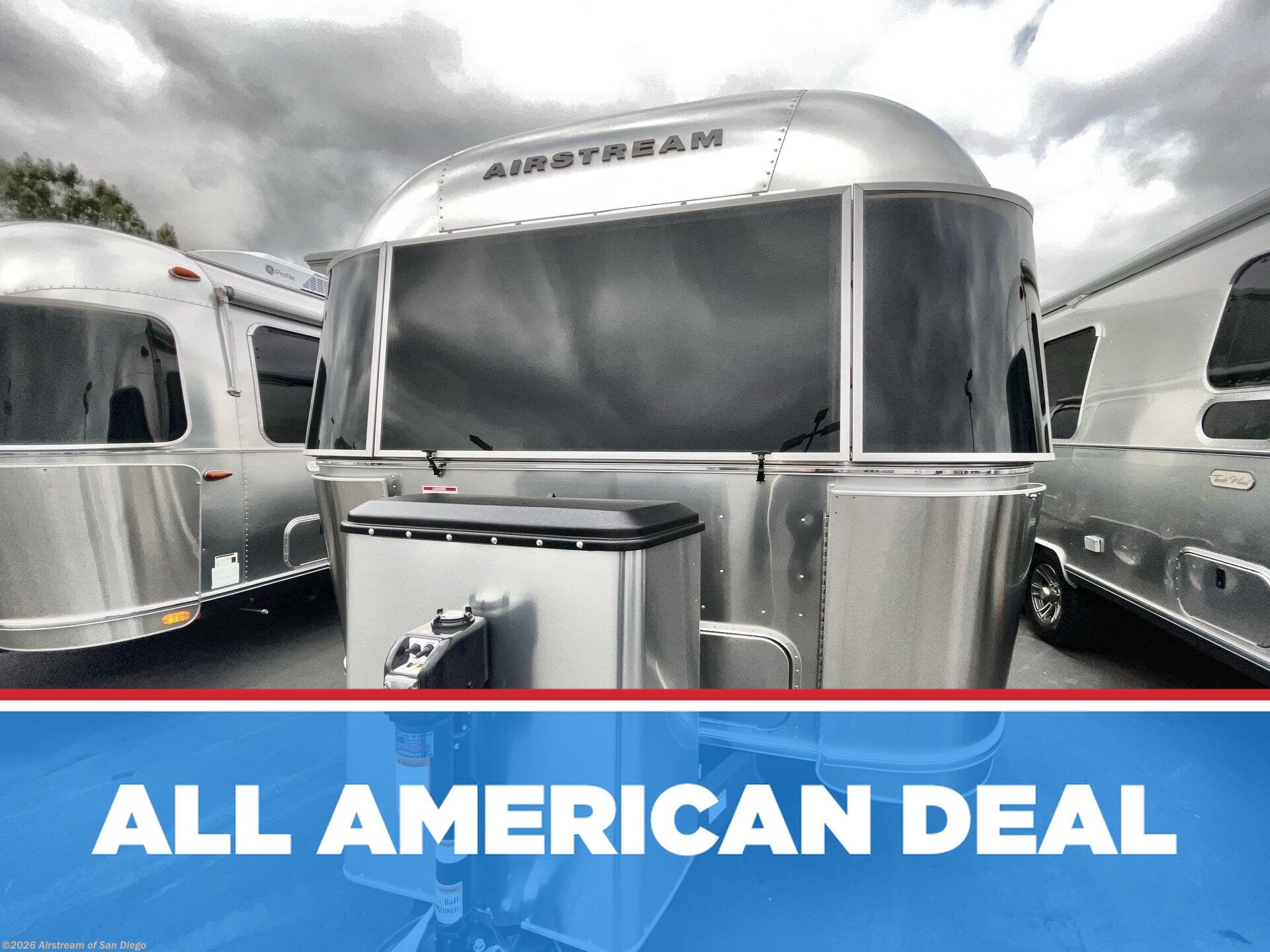 New 2026 Airstream International 25FB Twin available in San Diego, California