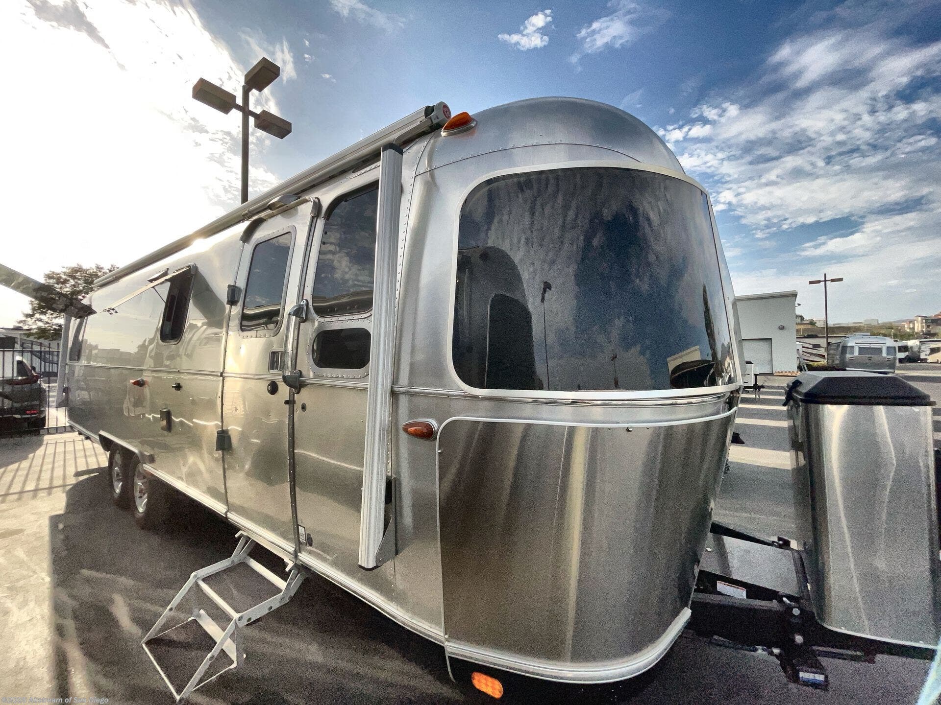 2022 Airstream Classic 30RB