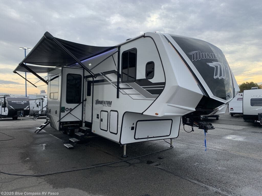 New 2025 Grand Design Momentum G-Class 350G available in Pasco, Washington
