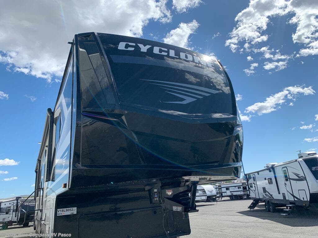 New 2027 Heartland Cyclone 3914 available in Pasco, Washington