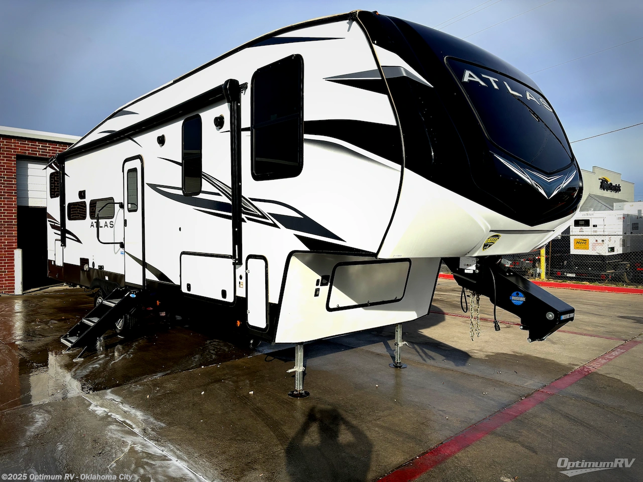 Used 2022 Dutchmen Atlas 2942BHF available in Moore, Oklahoma