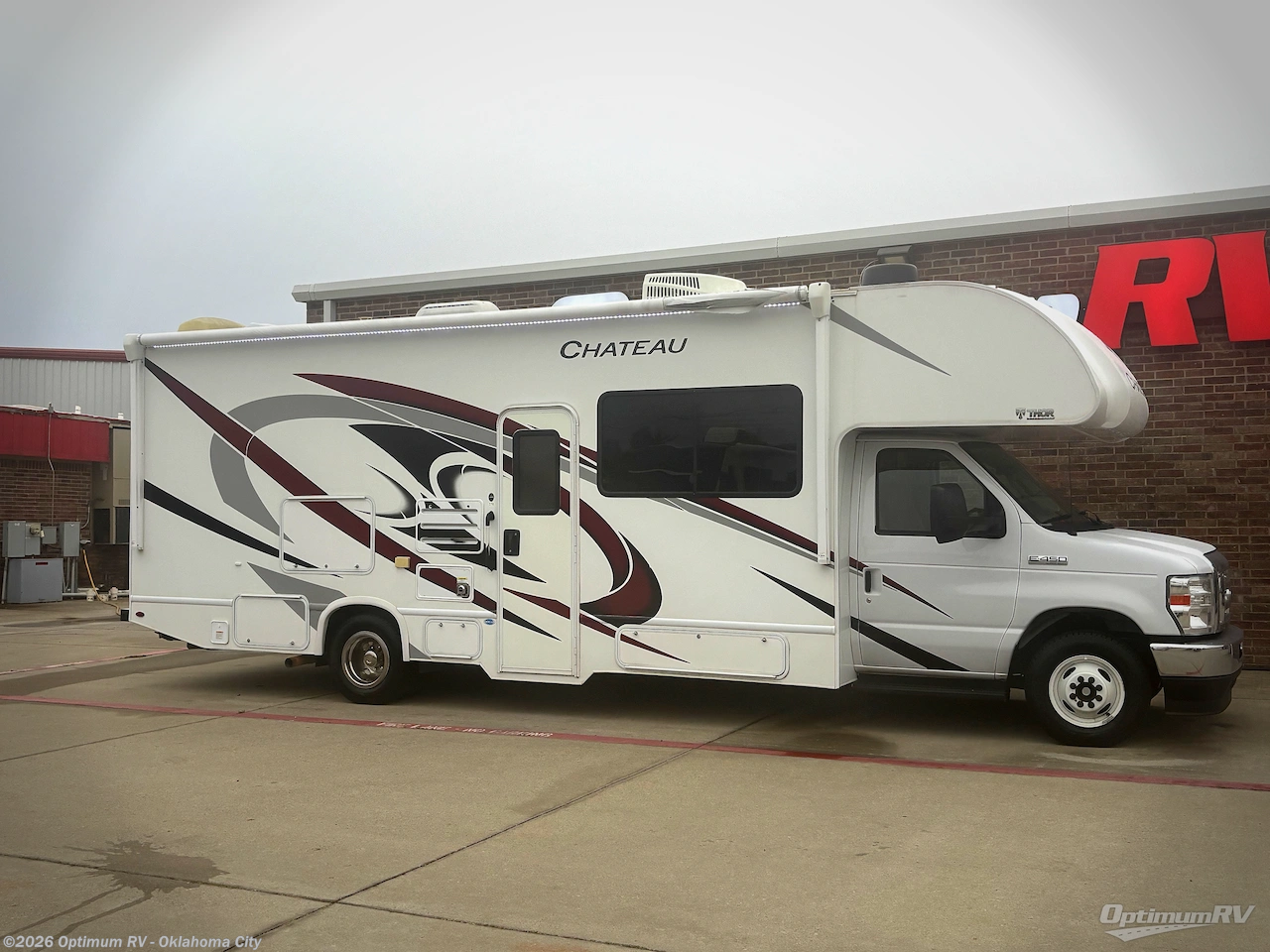 Used 2022 Thor  Chateau 27R available in Moore, Oklahoma