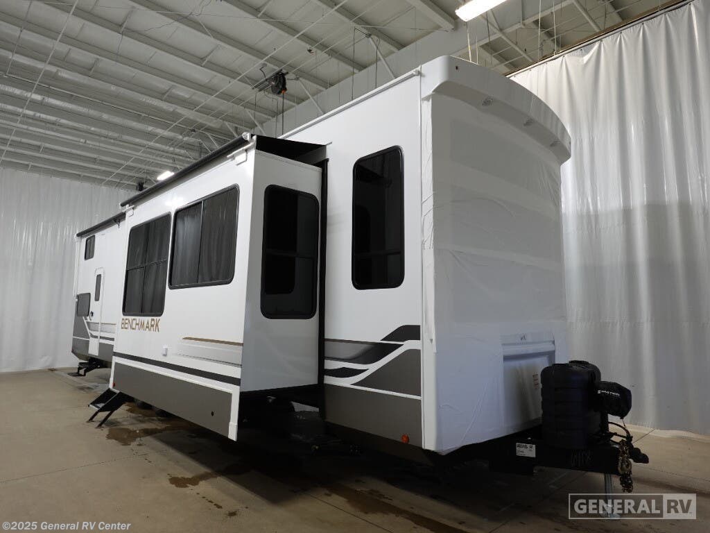 New 2025 Alliance RV Benchmark 42LFT available in Salisbury, North Carolina
