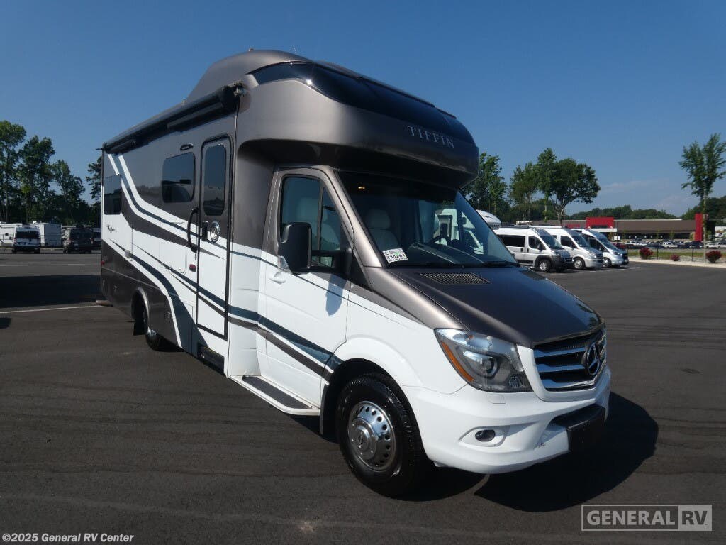 Used 2019 Tiffin Wayfarer 25QW available in Salisbury, North Carolina