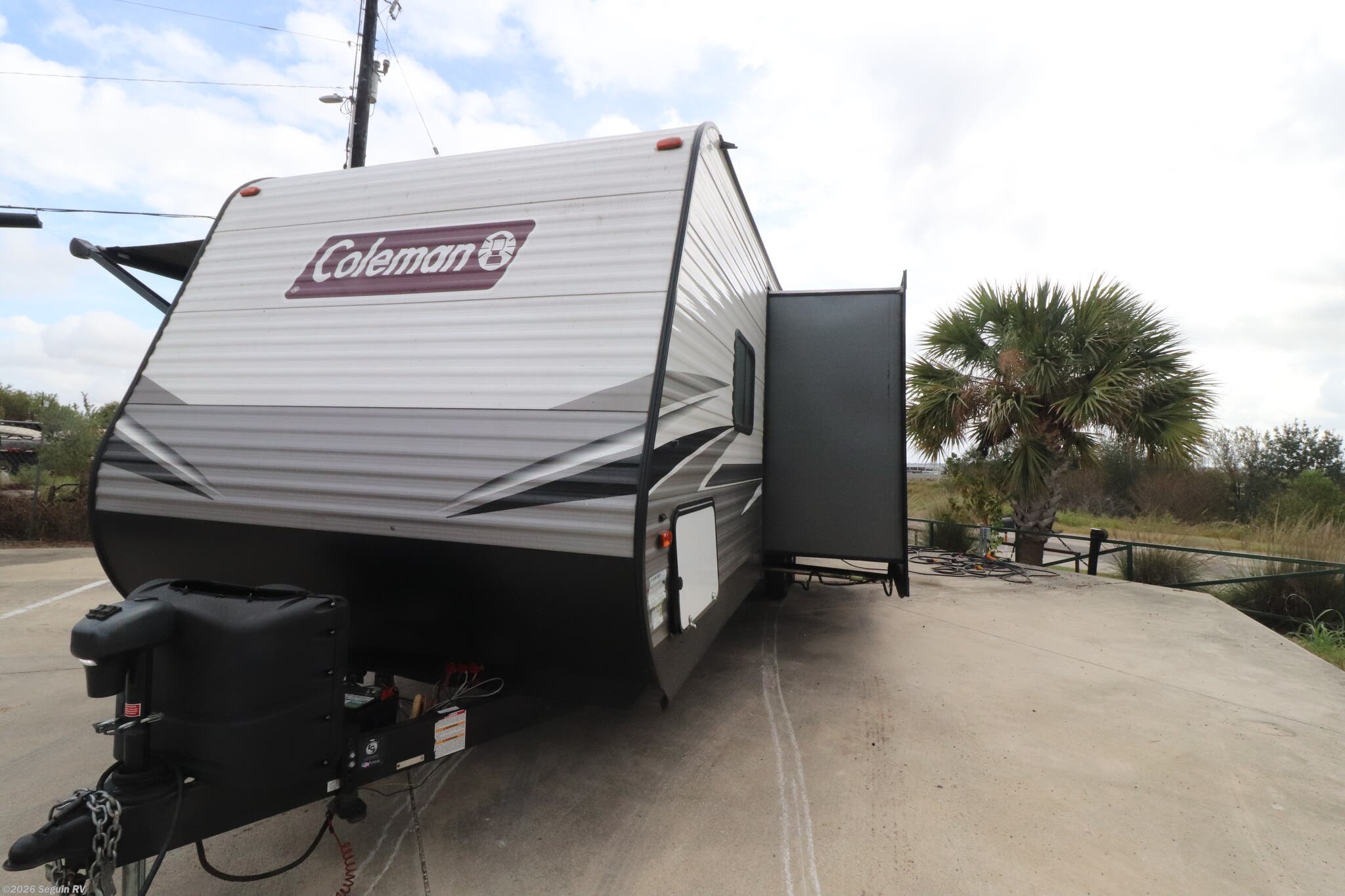Used 2021  Dutchmen Coleman Lantern 285BH by Dutchmen from Seguin RV in Seguin, TX