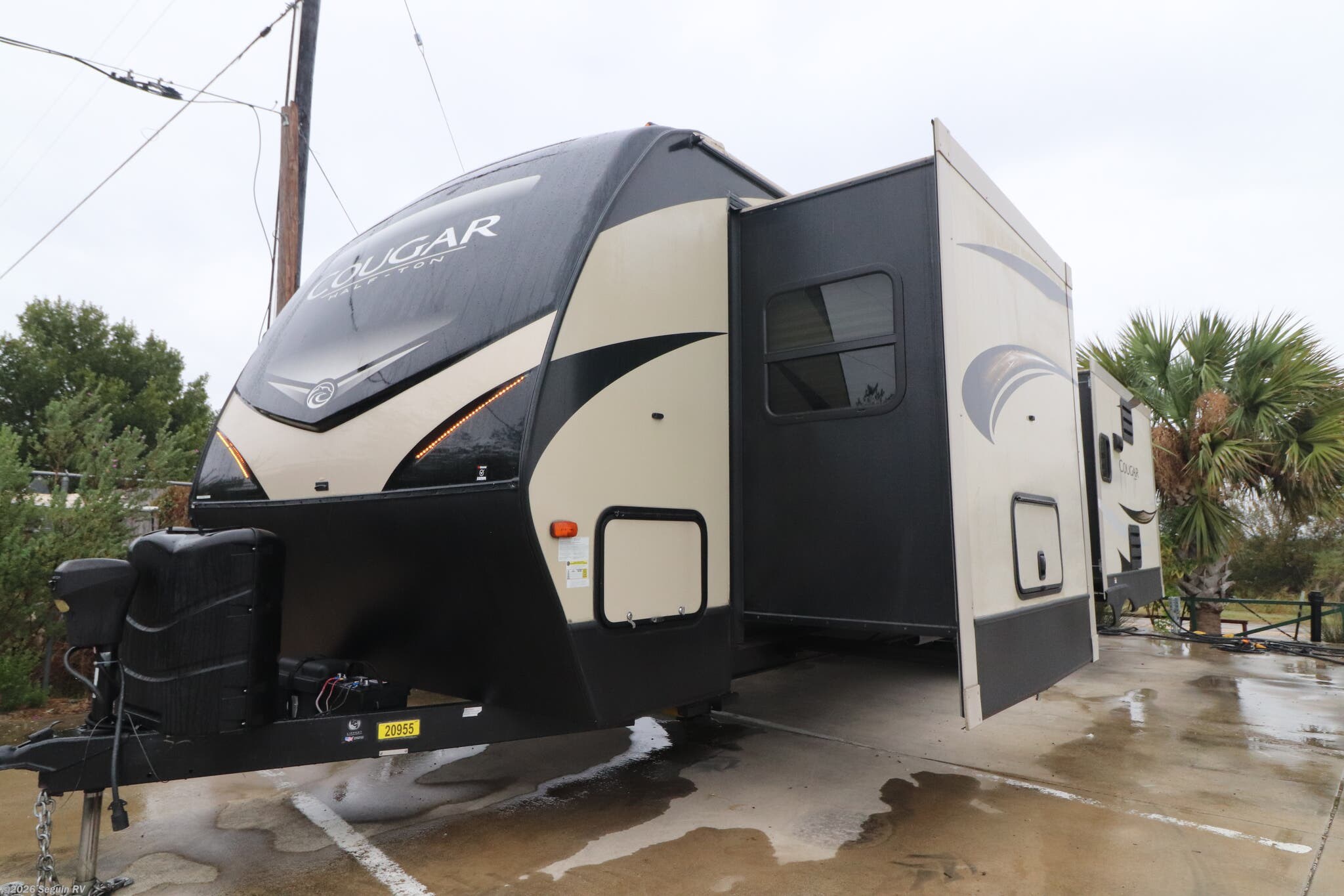 Used 2019  Keystone Cougar Half-Ton 32RLI by Keystone from Seguin RV in Seguin, TX