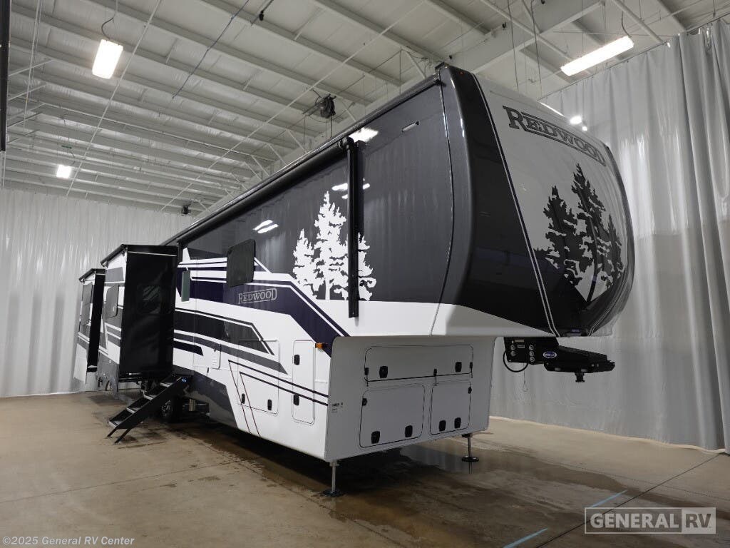 New 2025 CrossRoads Redwood 415RD available in South Weber, Utah