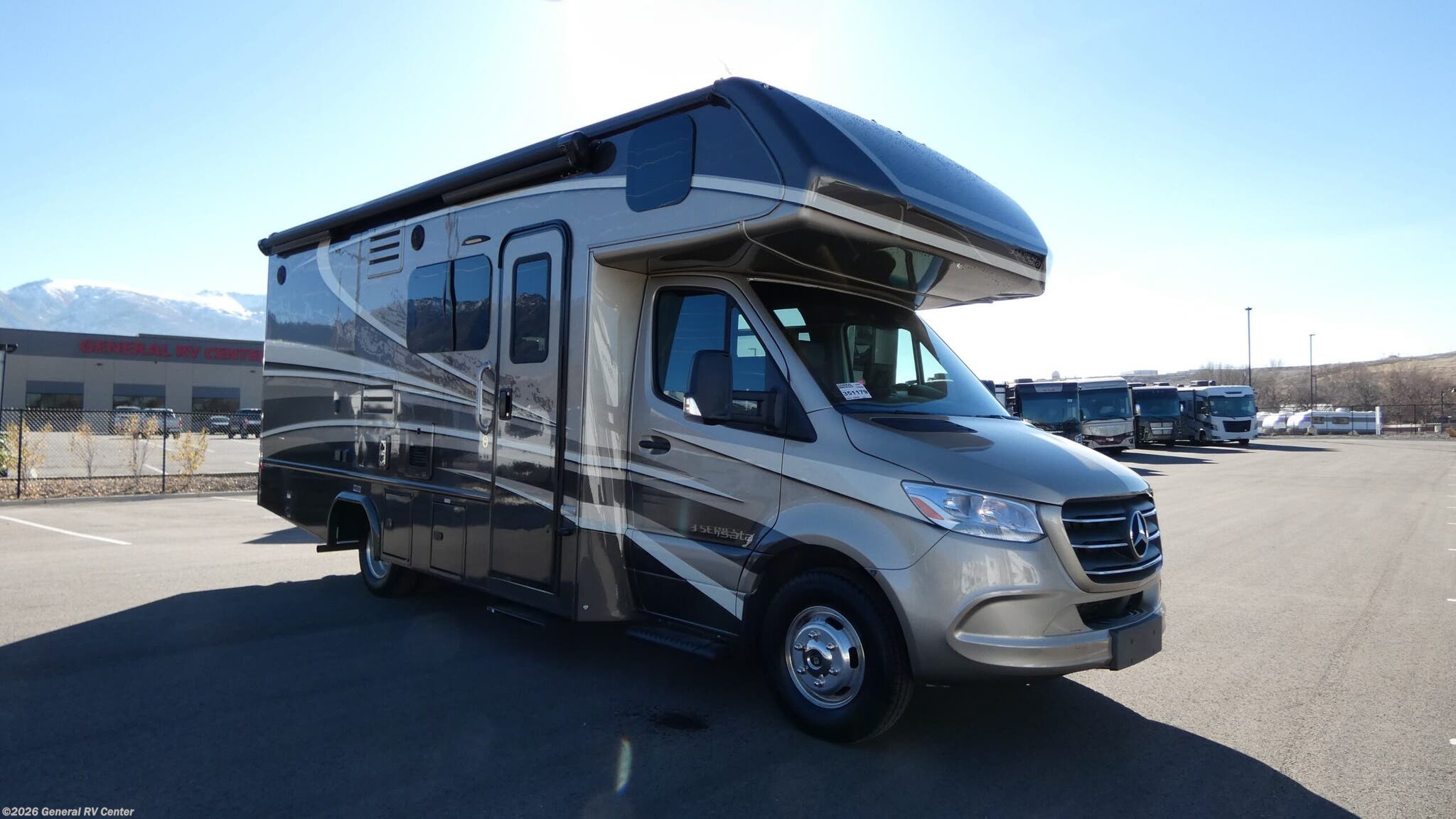 Used 2020 Dynamax Corp  ISATA 3 24FW available in South Weber, Utah