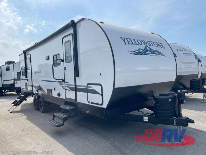 New 2025 Gulf Stream Yellowstone Ranch Edition 27BHS available in Bryant, Arkansas