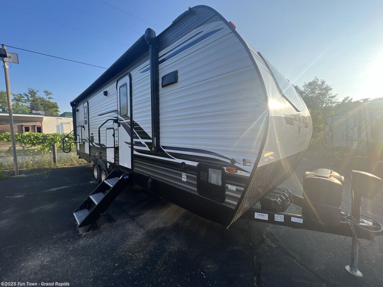 Used 2022 Palomino Puma 26FKDS available in Rockford, Michigan