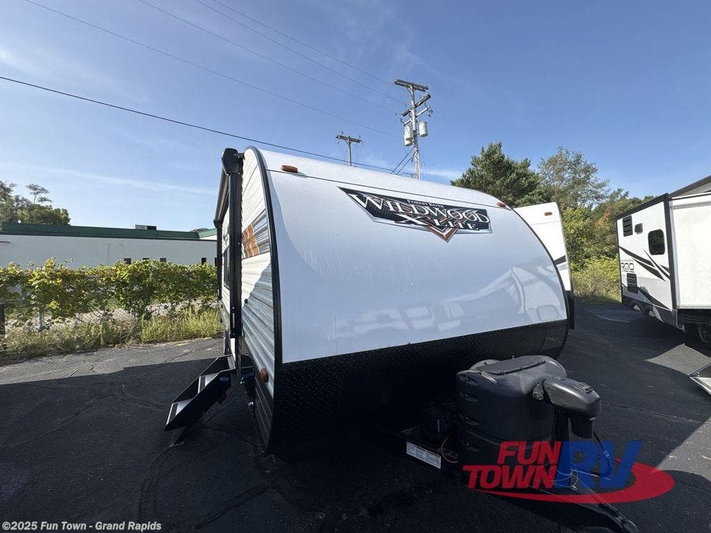 Used 2022 Forest River Wildwood X-Lite 19DBXL available in Rockford, Michigan