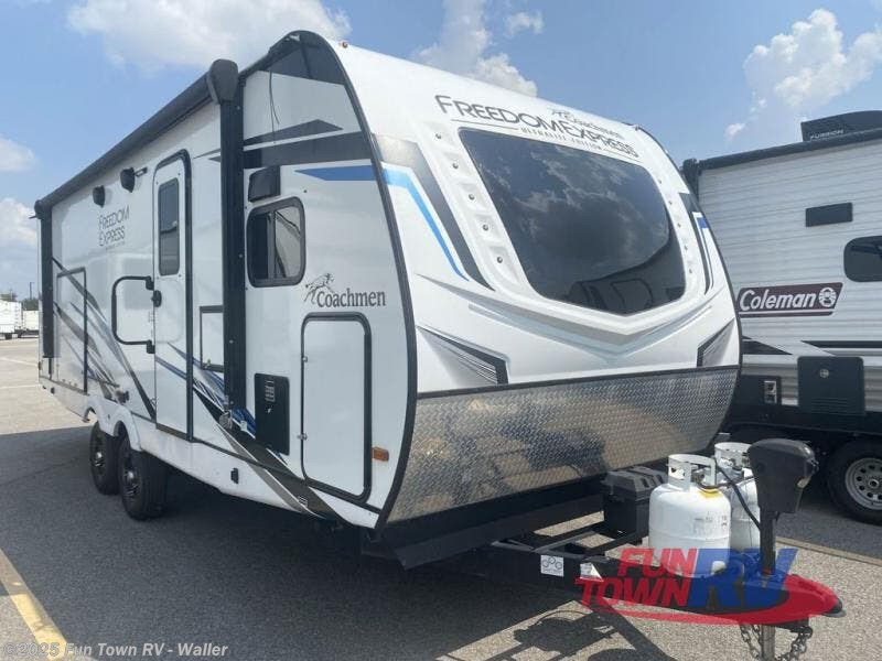 Used 2023 Coachmen Freedom Express Ultra Lite 259FKDS available in Waller, Texas