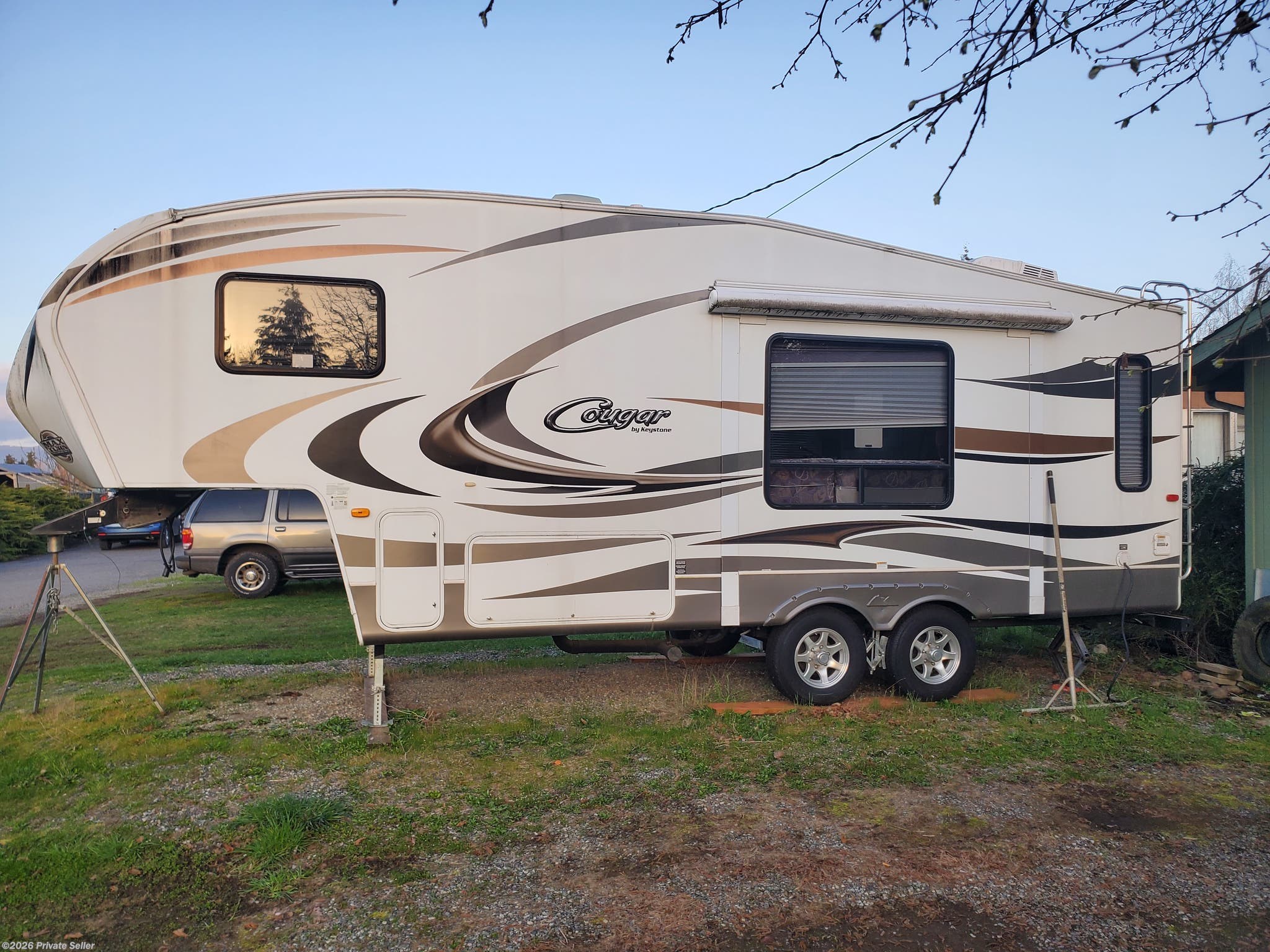 Used 2011 Keystone Cougar CG244RLSWE12 available in Buckley, Washington