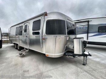 Used 2022 Airstream Flying Cloud 30FBB available in Buda, Texas