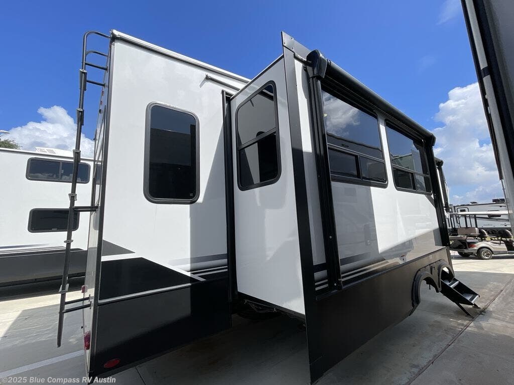 New 2025 Keystone Montana High Country 295RL available in Buda, Texas
