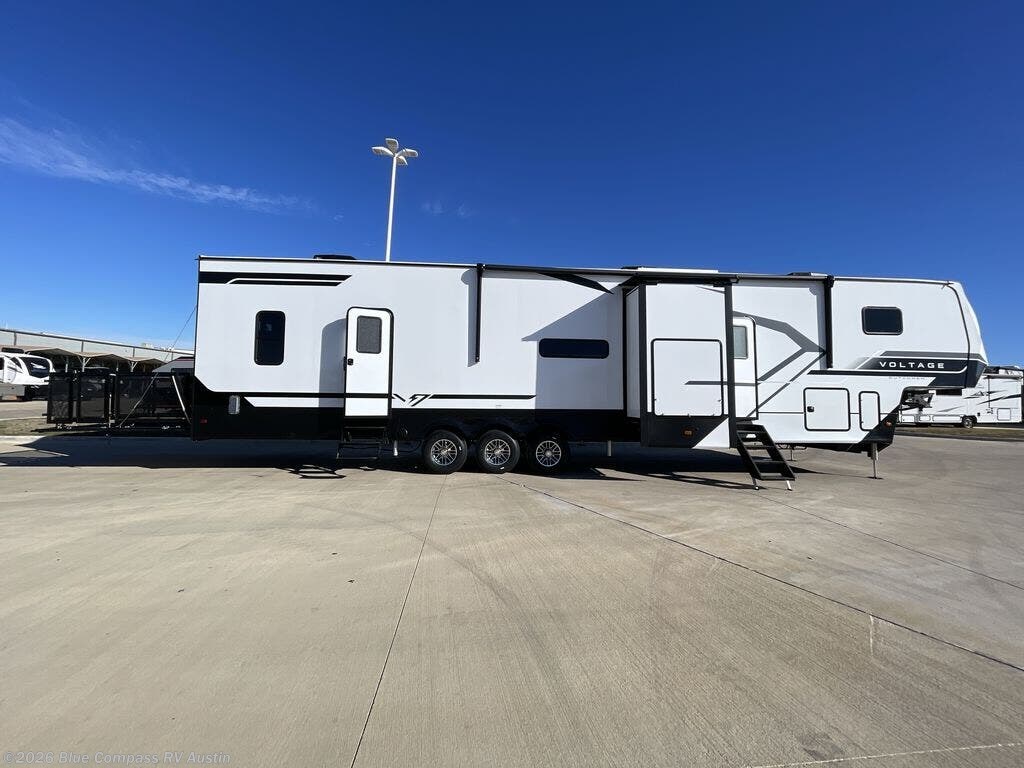 New 2026 Dutchmen Voltage V-Series 4250 available in Buda, Texas