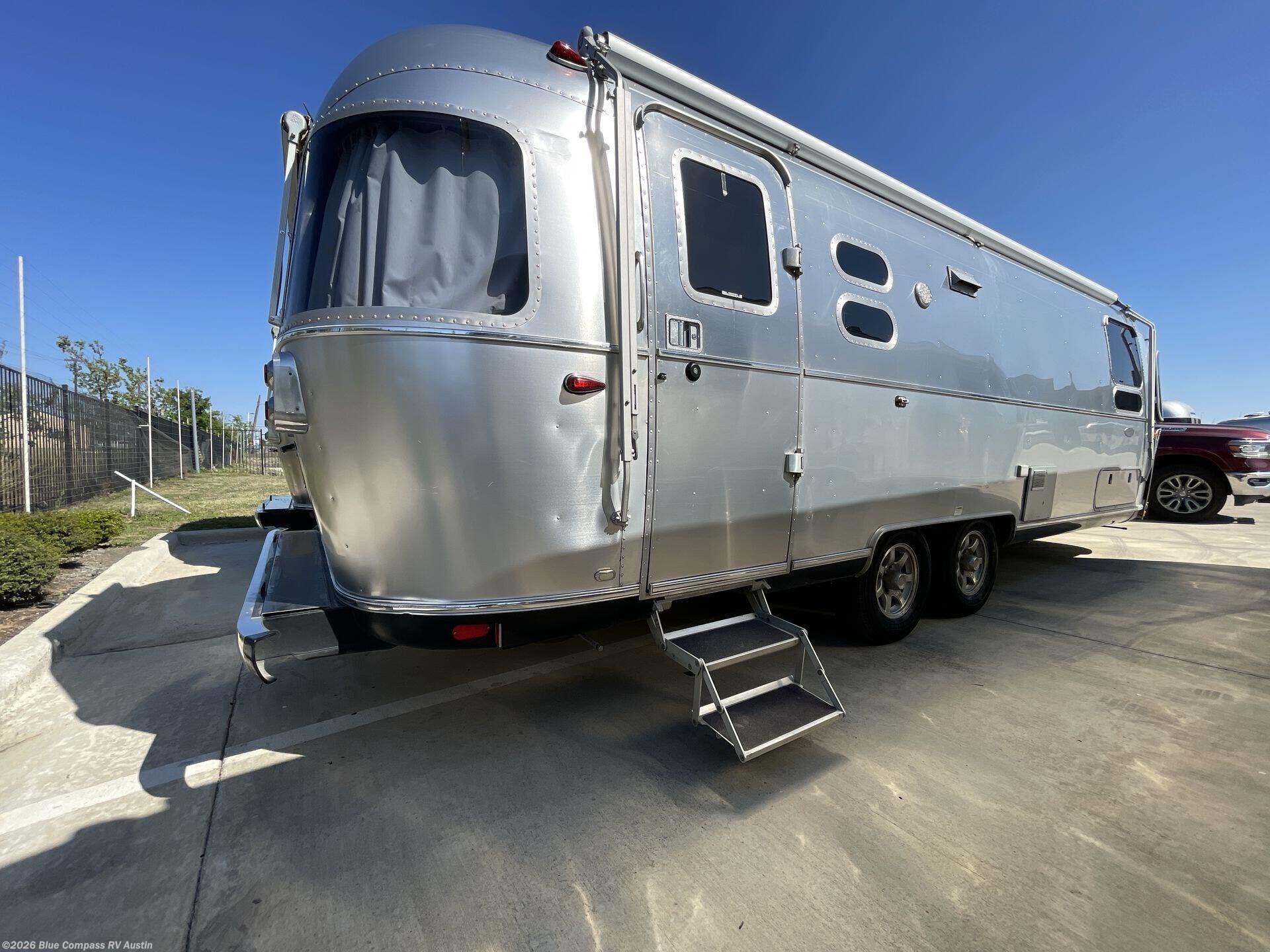 Used 2019 Airstream Flying Cloud 27FBT available in Buda, Texas