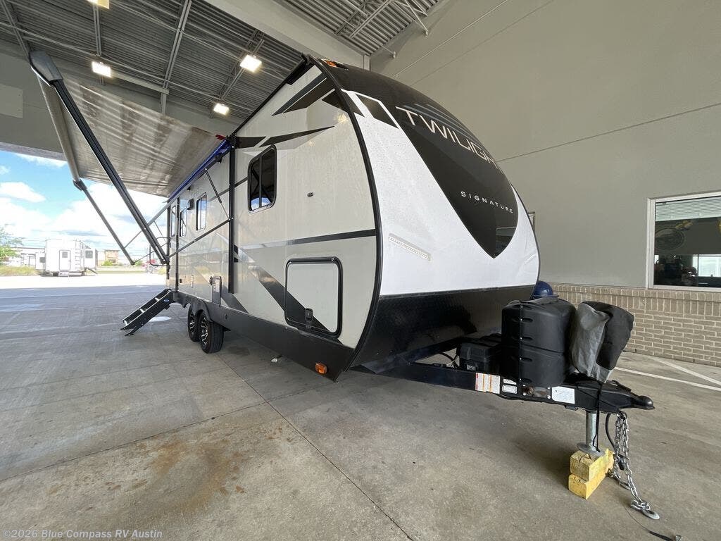 Used 2021 Cruiser RV Twilight Signature TWS 2100 available in Buda, Texas