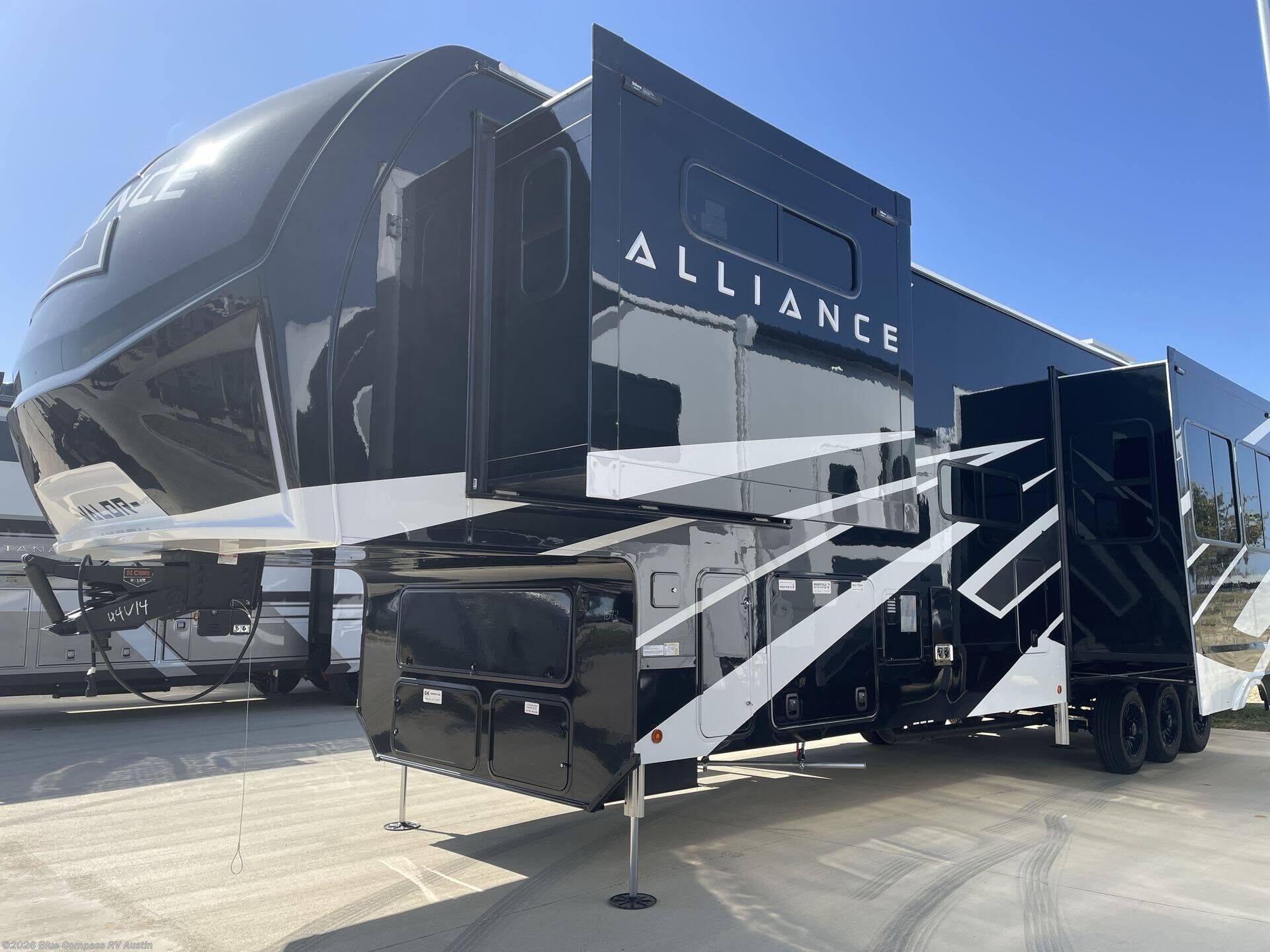 New 2027 Alliance RV Valor 44V14 available in Buda, Texas