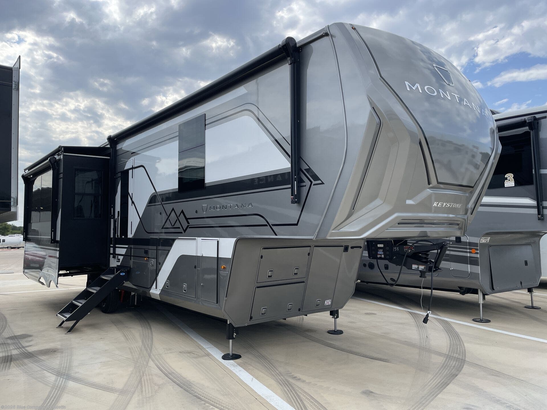 New 2027 Keystone Montana 3100RL available in Buda, Texas