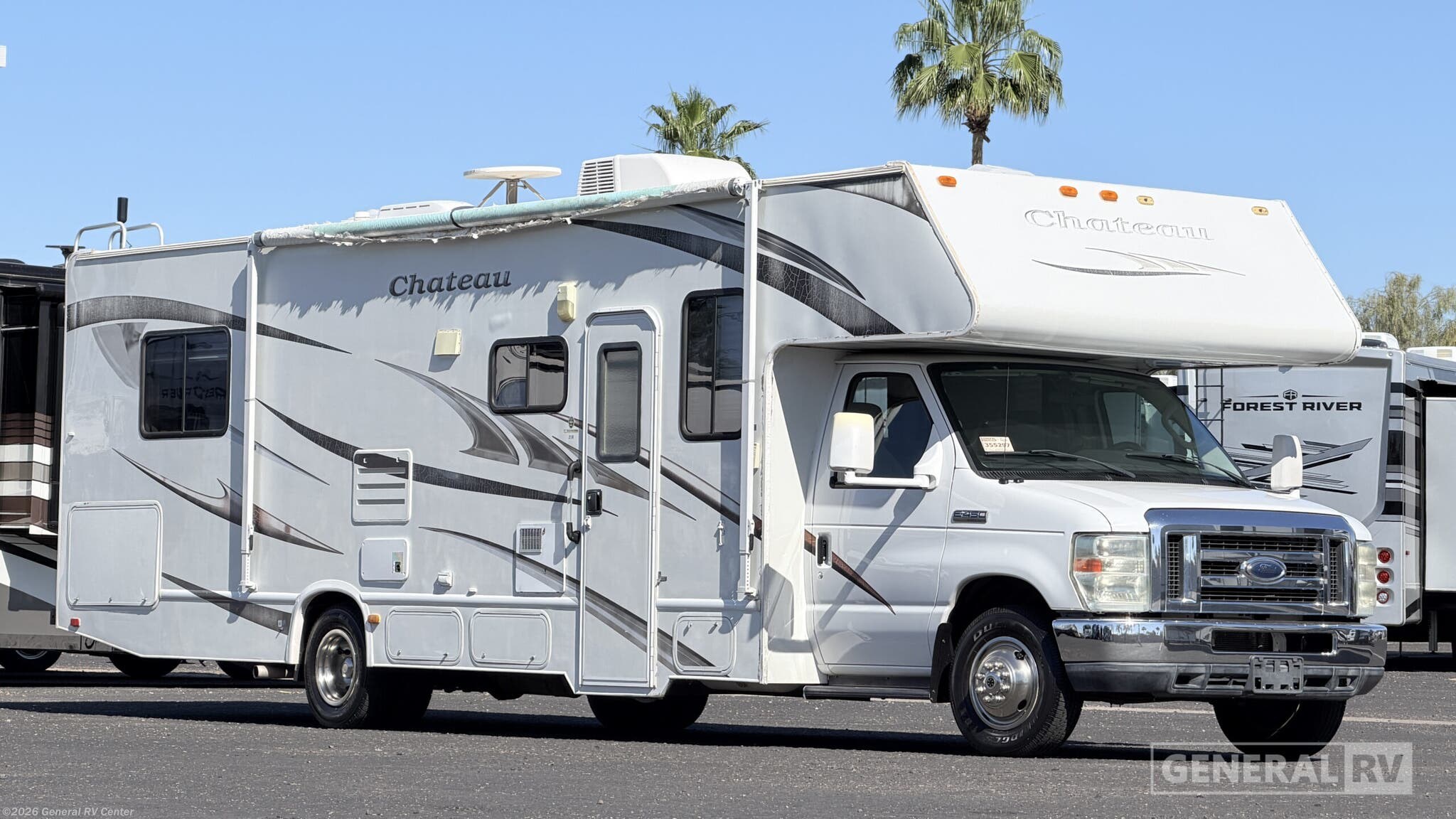 Used 2011 Thor Motor Coach Chateau 31R available in Mesa, Arizona