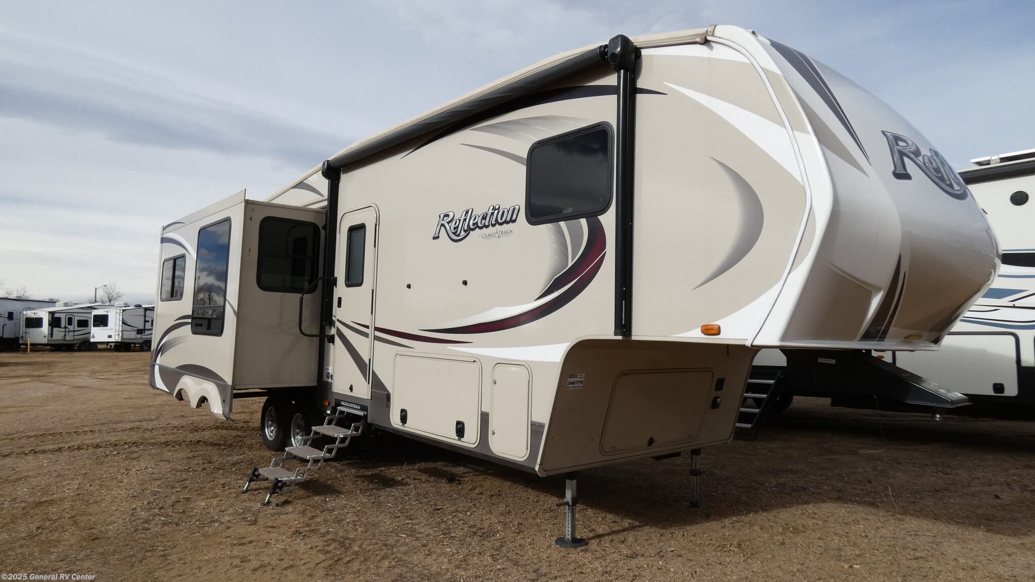 Used 2015 Grand Design Reflection 303RLS available in Longmont, Colorado