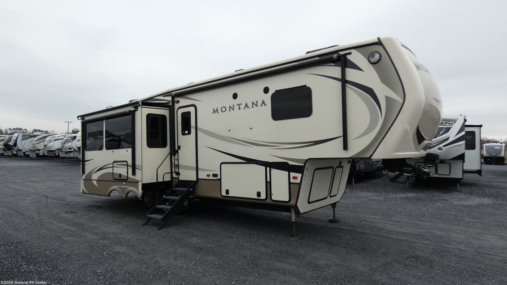 Used 2018 Keystone Montana 3121RL available in Longmont, Colorado