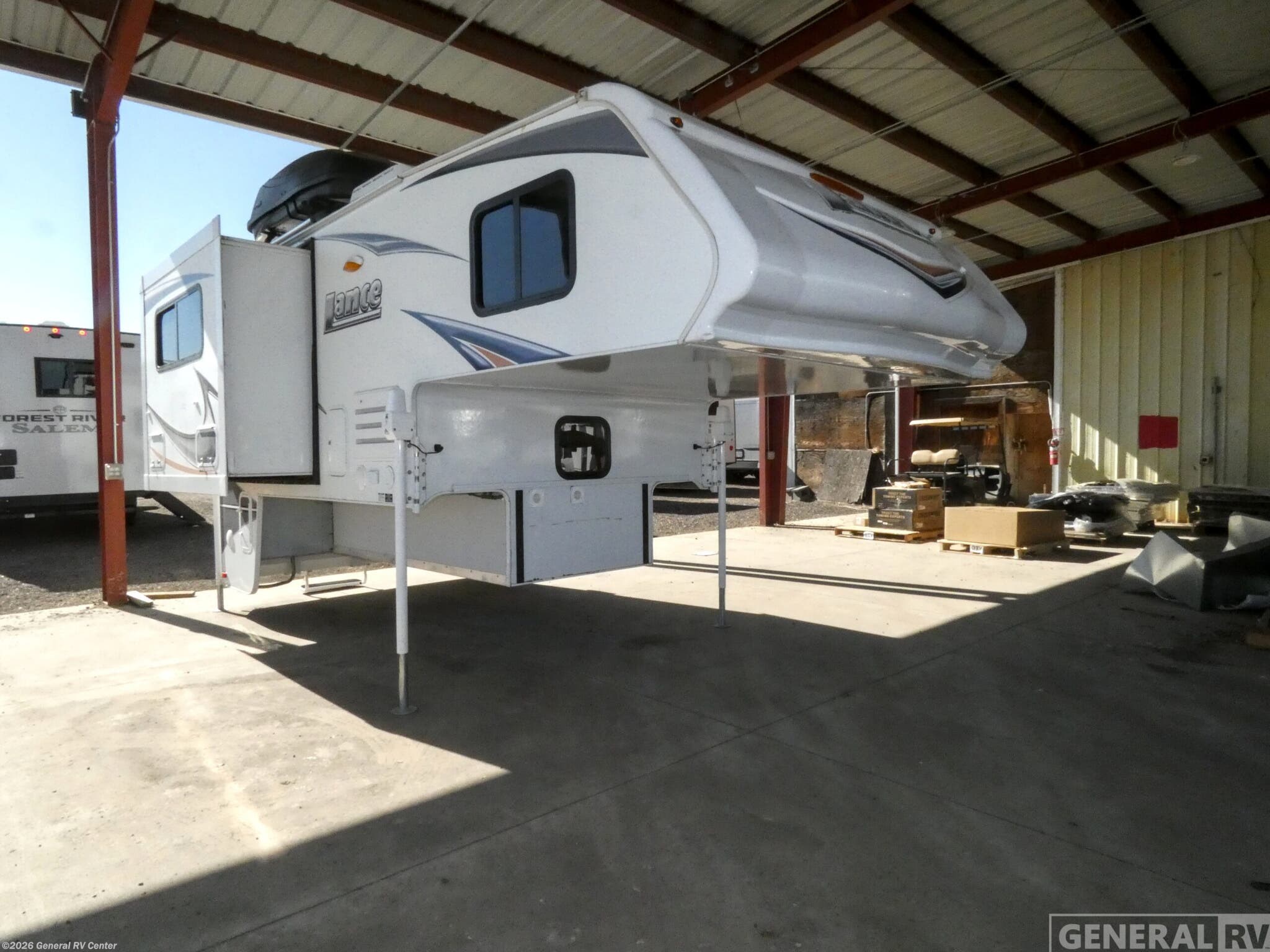 Used 2015 Lance  1050S available in Longmont, Colorado