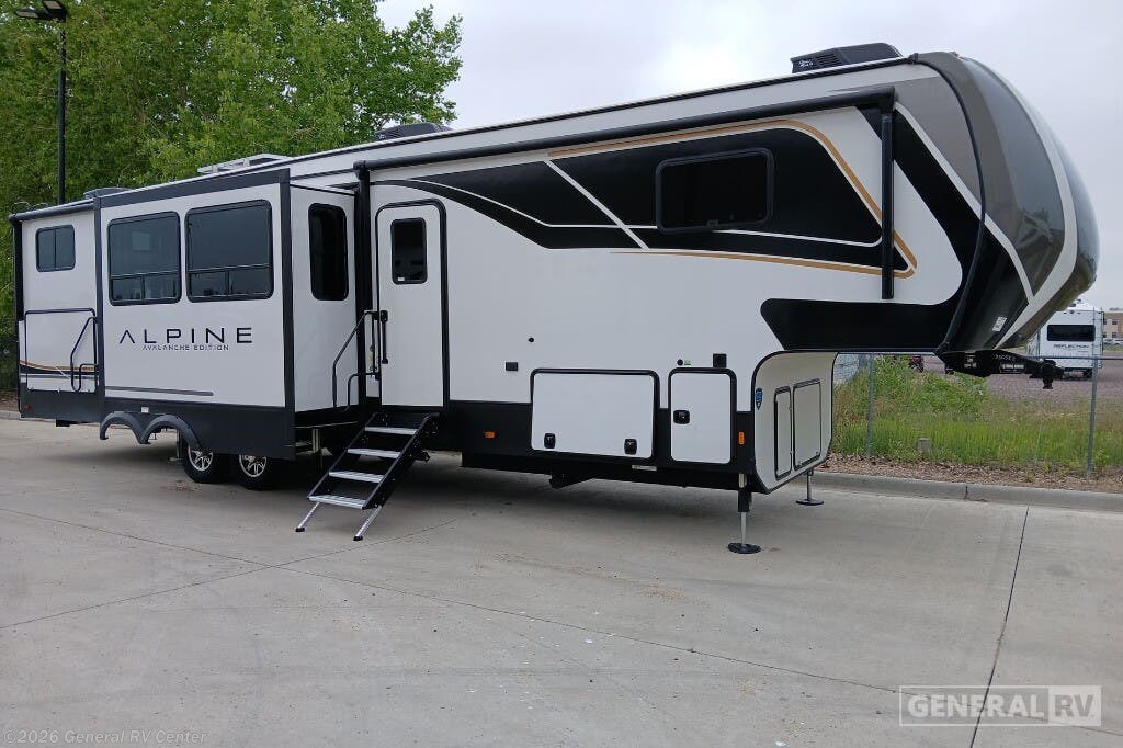 New 2025 Keystone Avalanche 378BH available in Longmont, Colorado