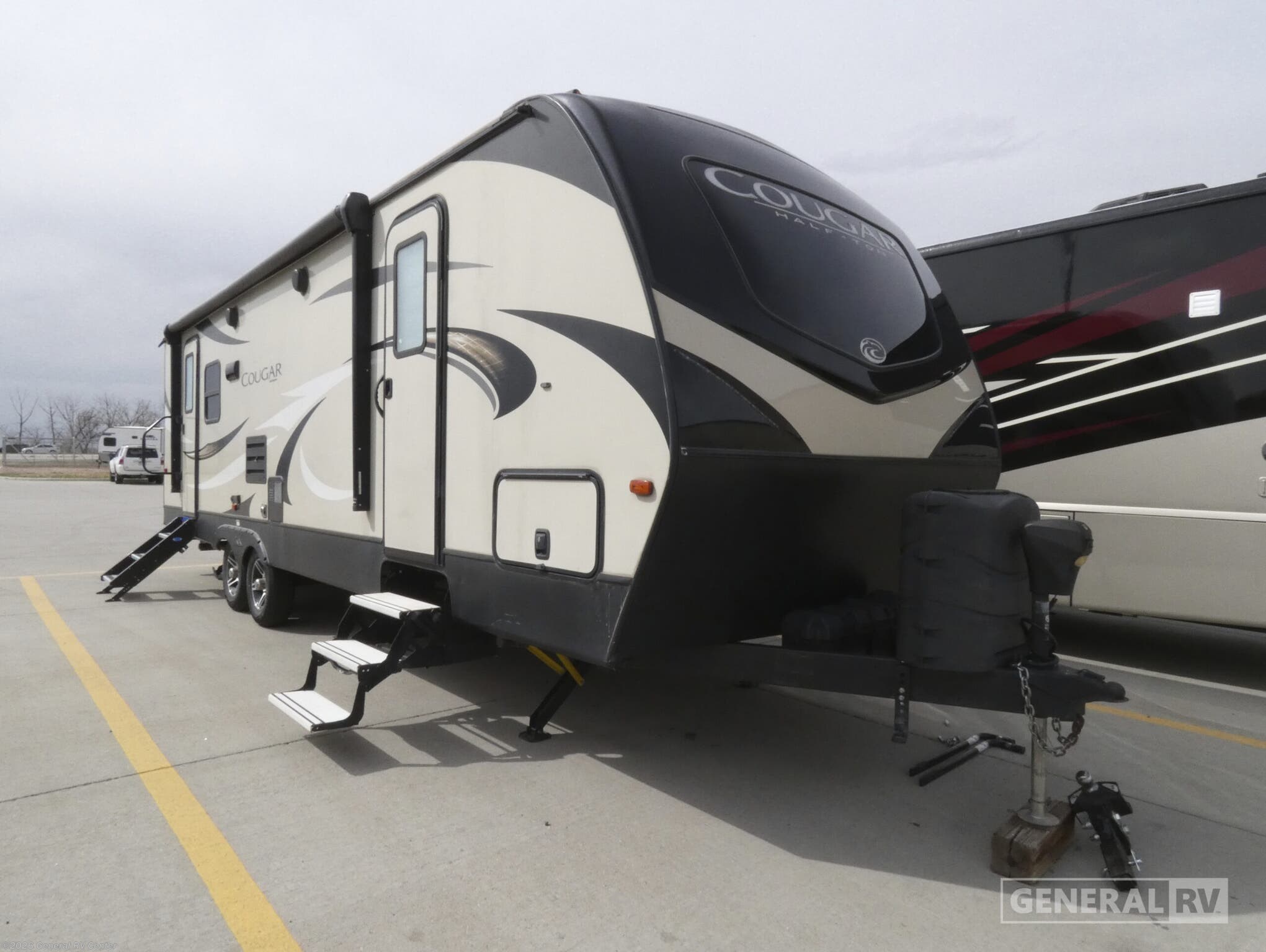Used 2019 Keystone Cougar HALF TON 27SAB available in Longmont, Colorado