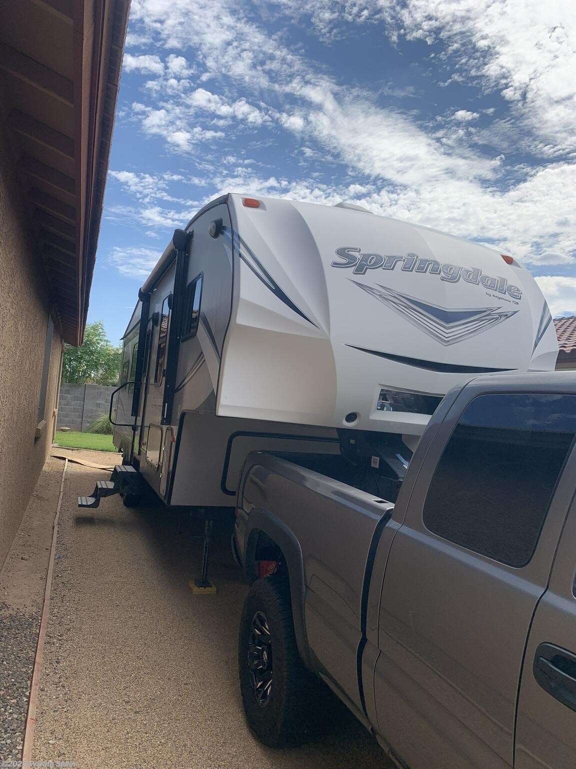 Used 2018 Keystone Springdale Open concept living area with 3 slide outs available in Surprise, Arizona