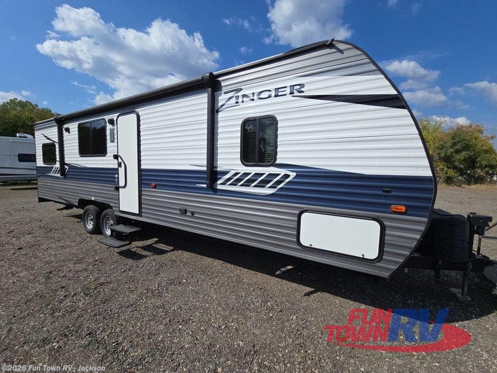 Used 2018 CrossRoads Zinger ZR288RR available in Jackson, Michigan