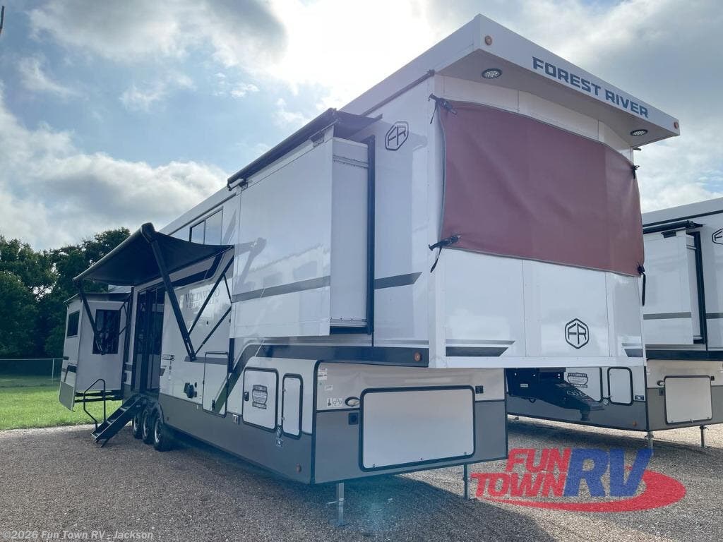New 2025 Forest River Wildwood Heritage Glen ROOST43 available in Jackson, Michigan