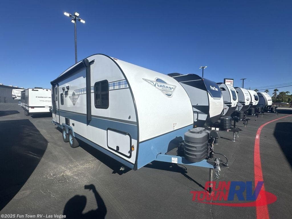 New 2025 Gulf Stream Yellowstone Vintage 23RSS available in Las Vegas, Nevada