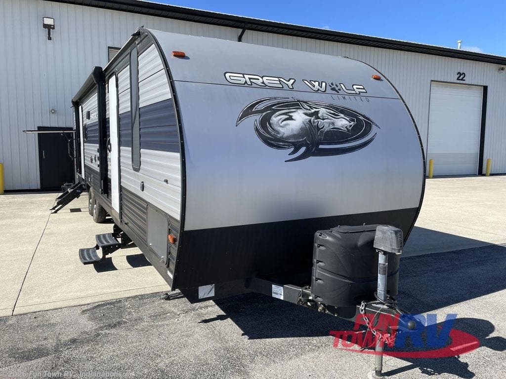 Used 2020 Forest River Cherokee Grey Wolf 29TE available in Edinburgh, Indiana